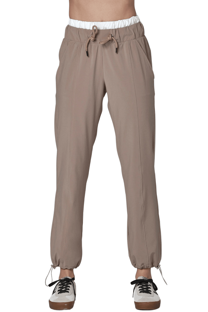 925Fit Be Brief Jogger Latte / White