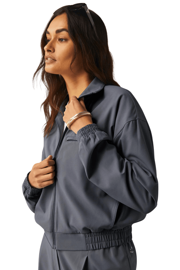 Beyond Yoga Status Pocket Sleeve Cropped Jacket Night Shadow