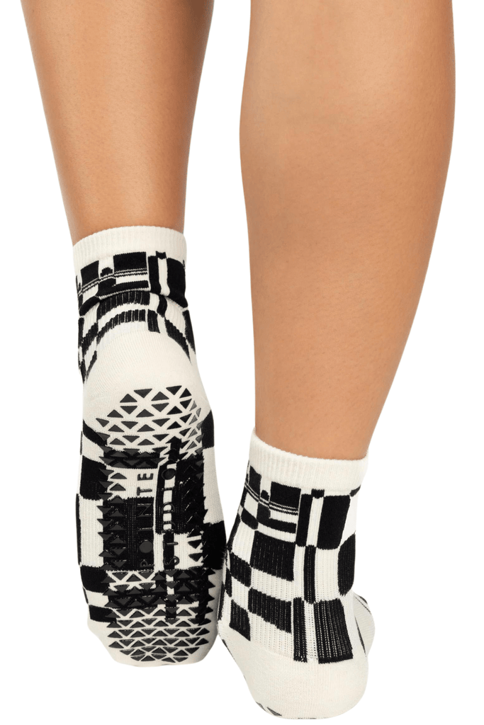 Pointe Studio Retro Geo Ankle Grip Sock Neutral